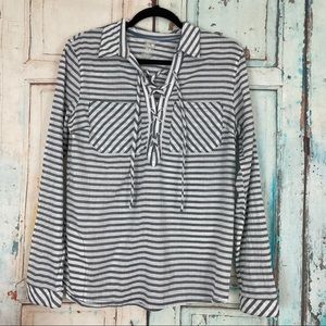 Mountain Hardware Blue and White Popover Size Medium